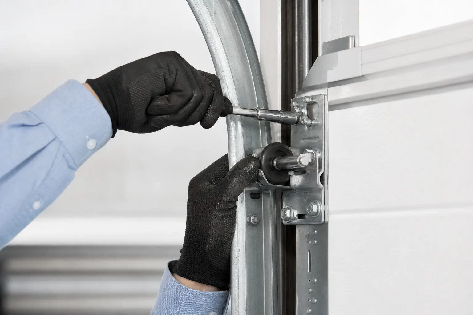 Garage Door Repair supporting service work in Humble TX